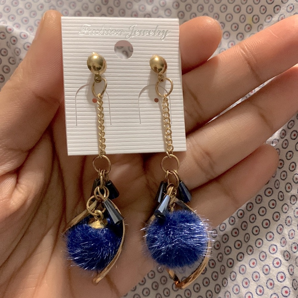 Gold with blue eardrops